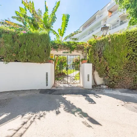 Apartment In Golden Mile / Puerto Banus