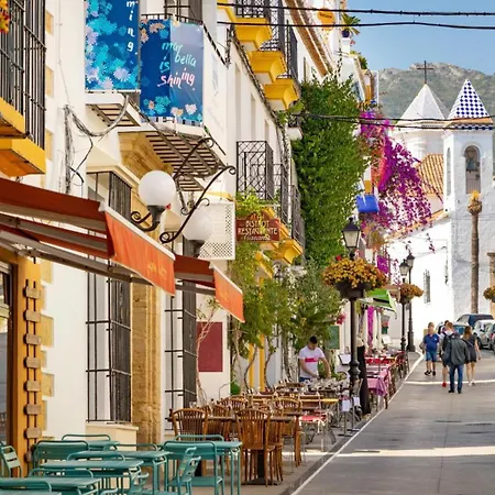 In Golden Mile / Puerto Banus * Μαρμπέλλα